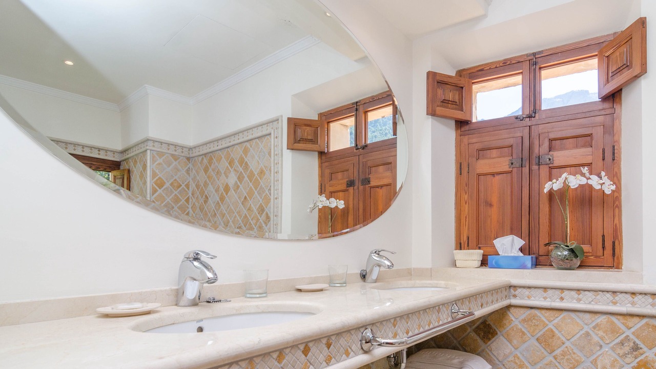 Photo of Bathroom in Soller