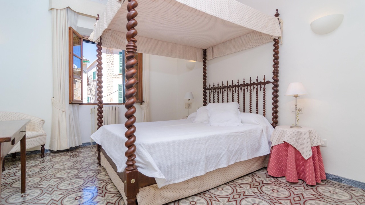 Photo of Bedroom in Soller