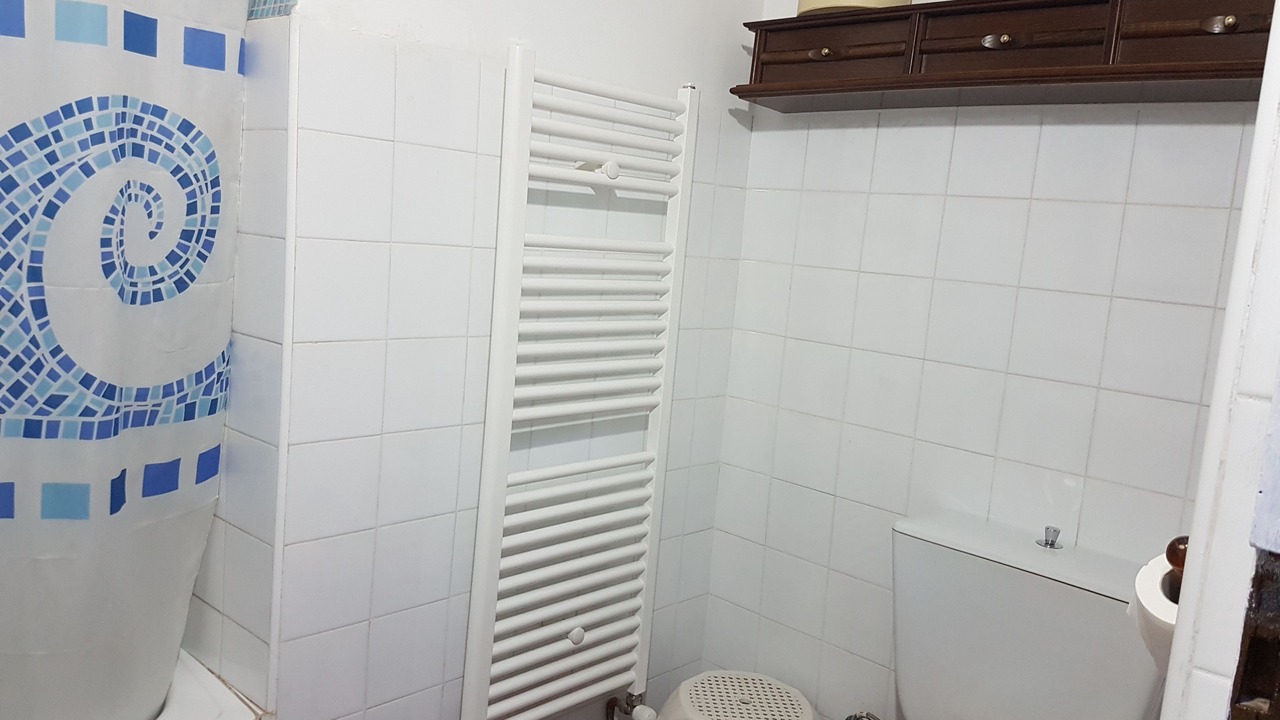 Photo of Bathroom in Perena