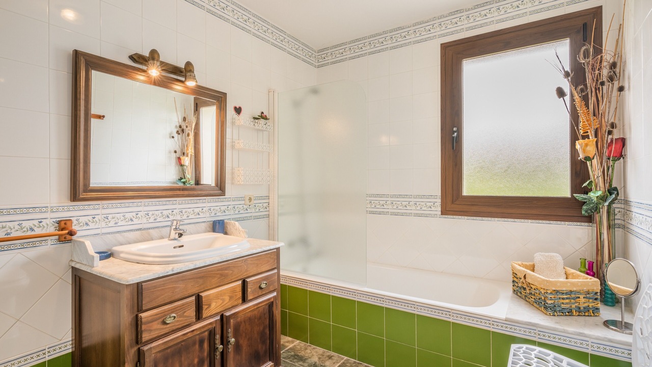 Photo of Bathroom in Campanet
