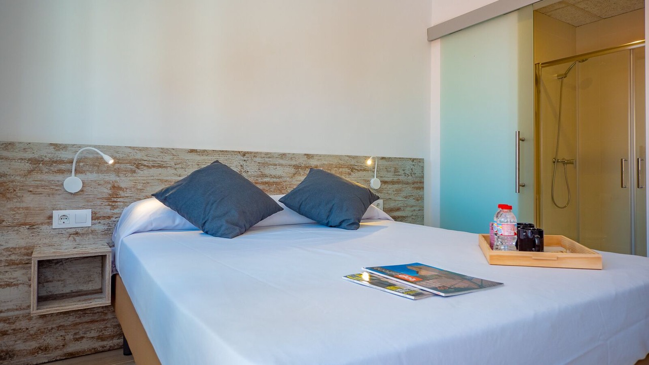 Photo of Bedroom in Roses Town Center