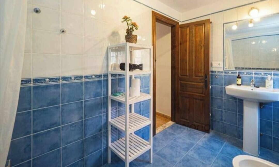 Photo of Bathroom in Perlleces