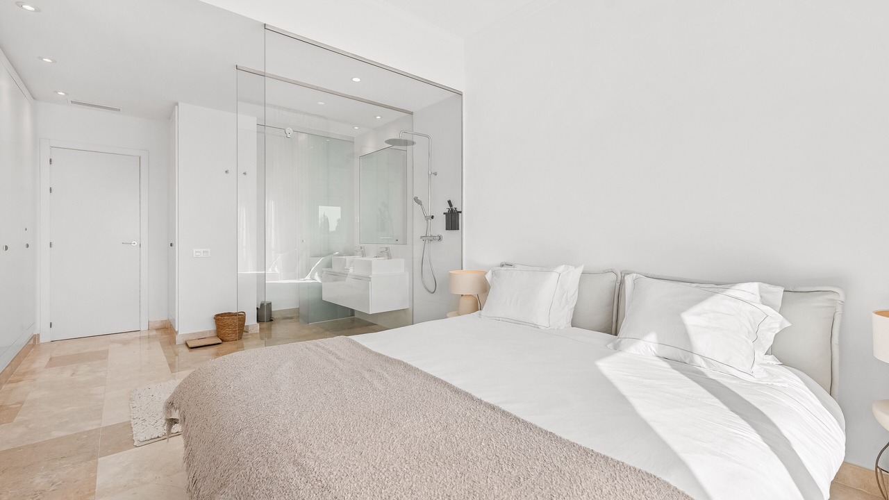 Photo of Bedroom in New Golden Mile