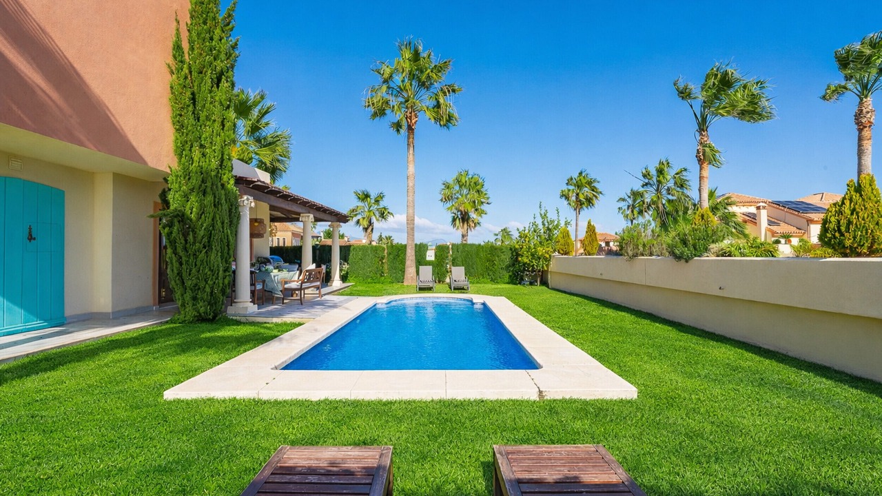 Photo of Outdoor in Coin