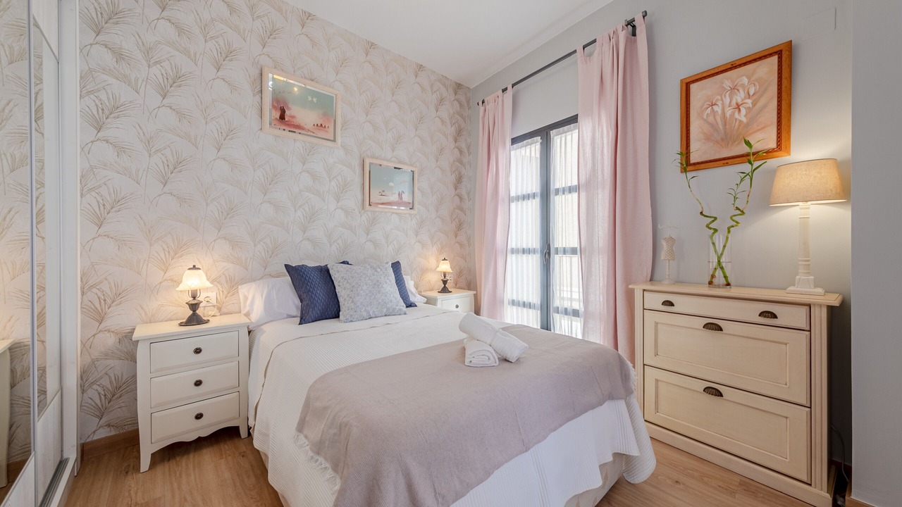 Photo of Bedroom in Alameda