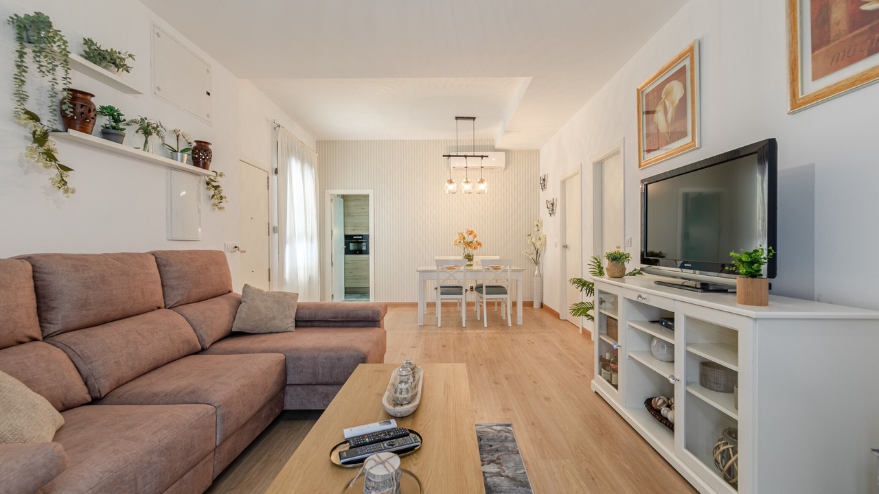 Photo of Livingroom in Alameda