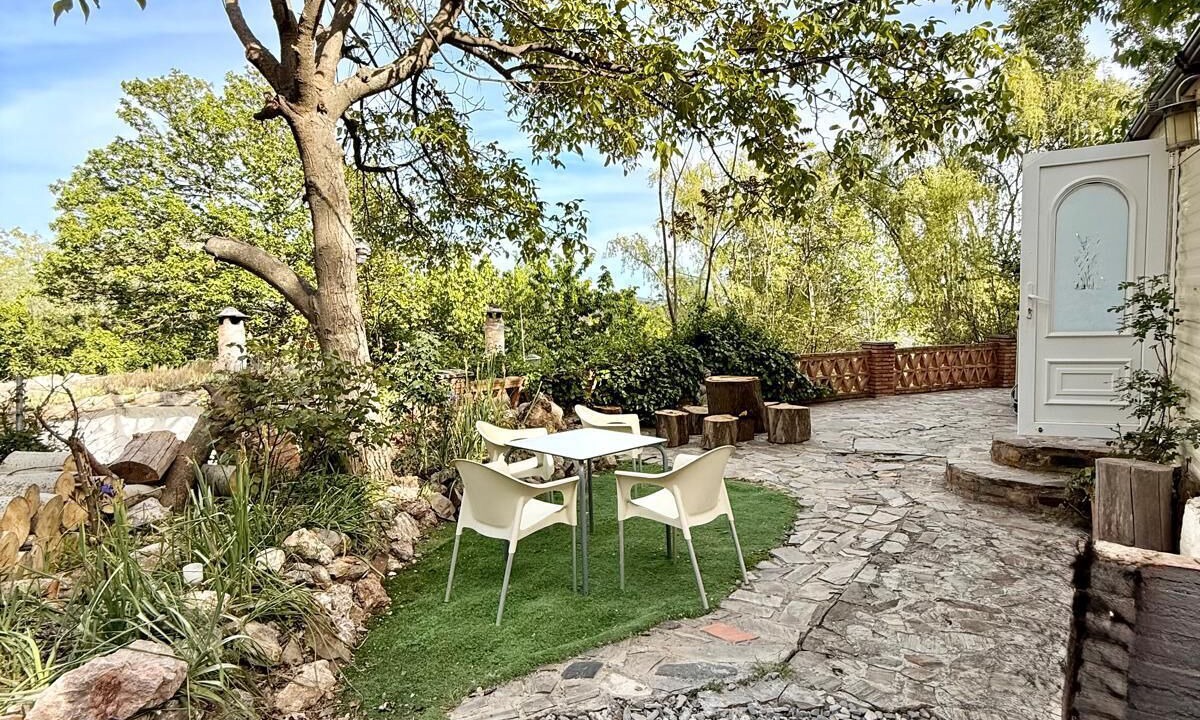 Photo of Outdoor in Pitres