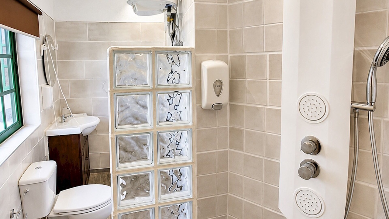Photo of Bathroom in Los Realejos