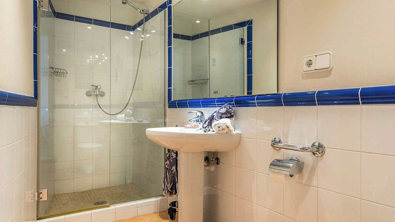 Photo of Bathroom in Biniaraix