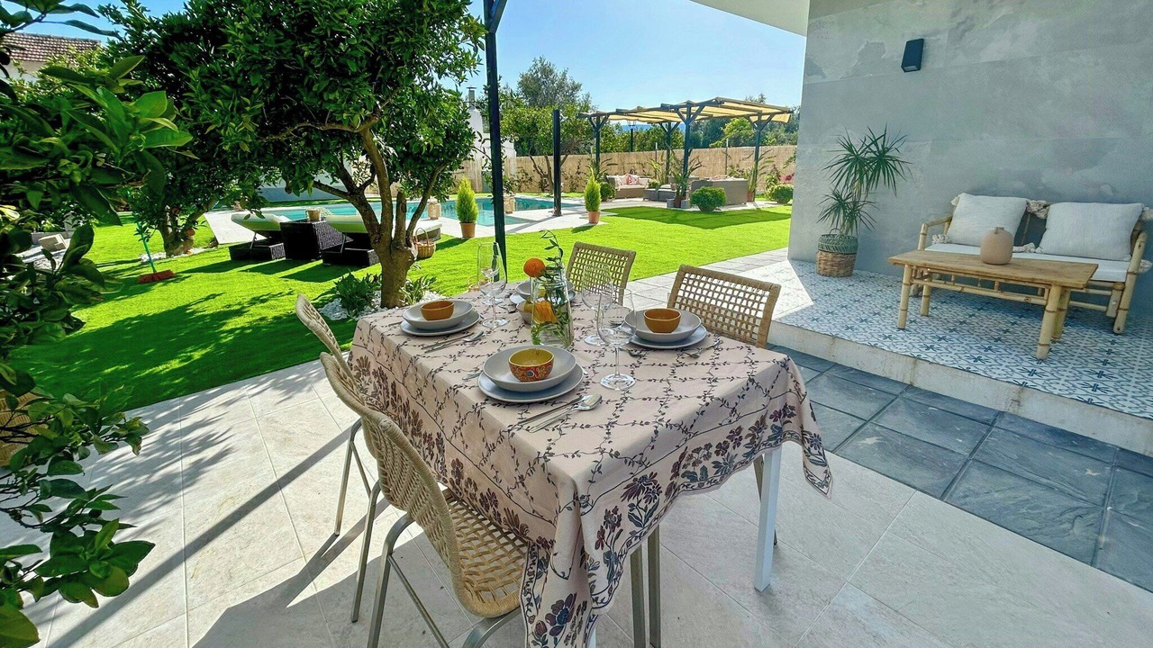 Photo of Outdoor in Melegis