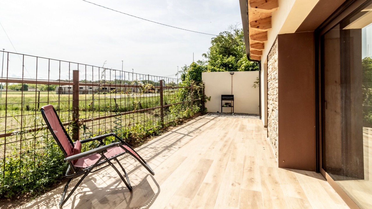 Photo of Patio Balcony in Camos