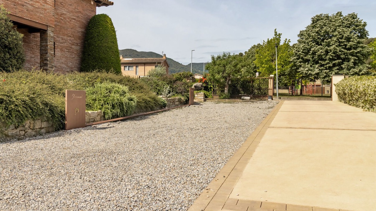 Photo of Outdoor in Camos