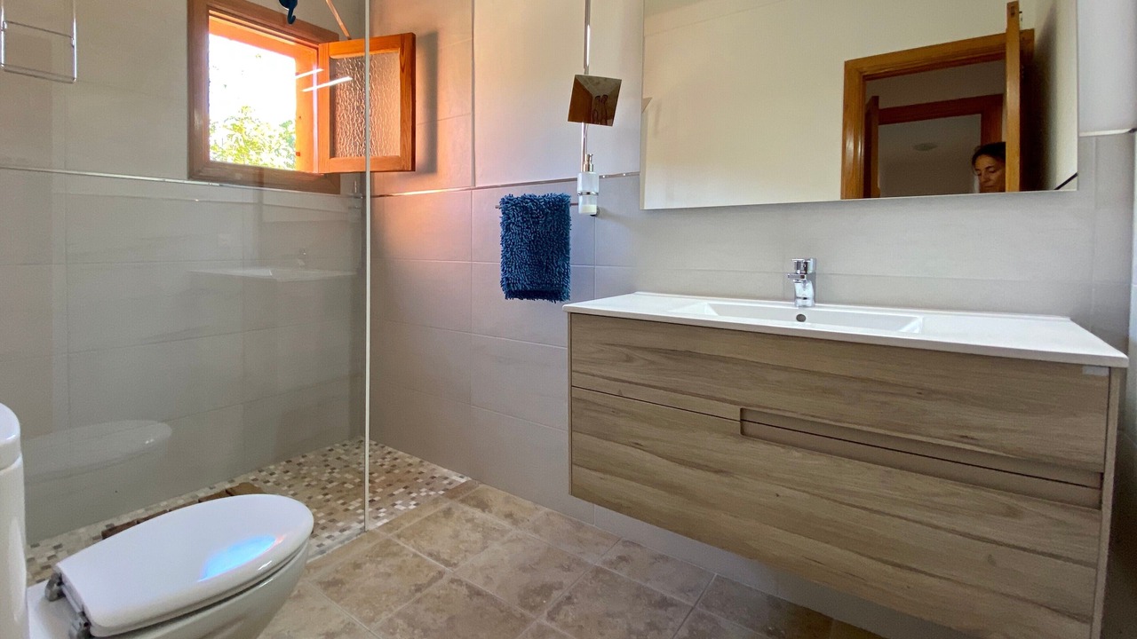 Photo of Bathroom in Alaro