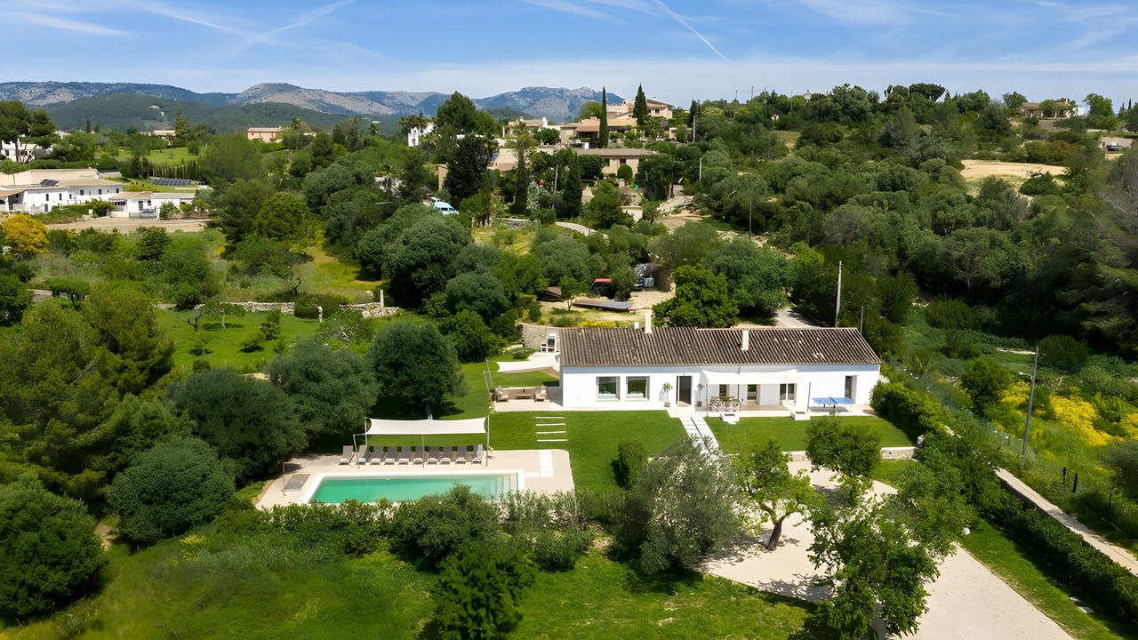 Photo of Outdoor in Establiments
