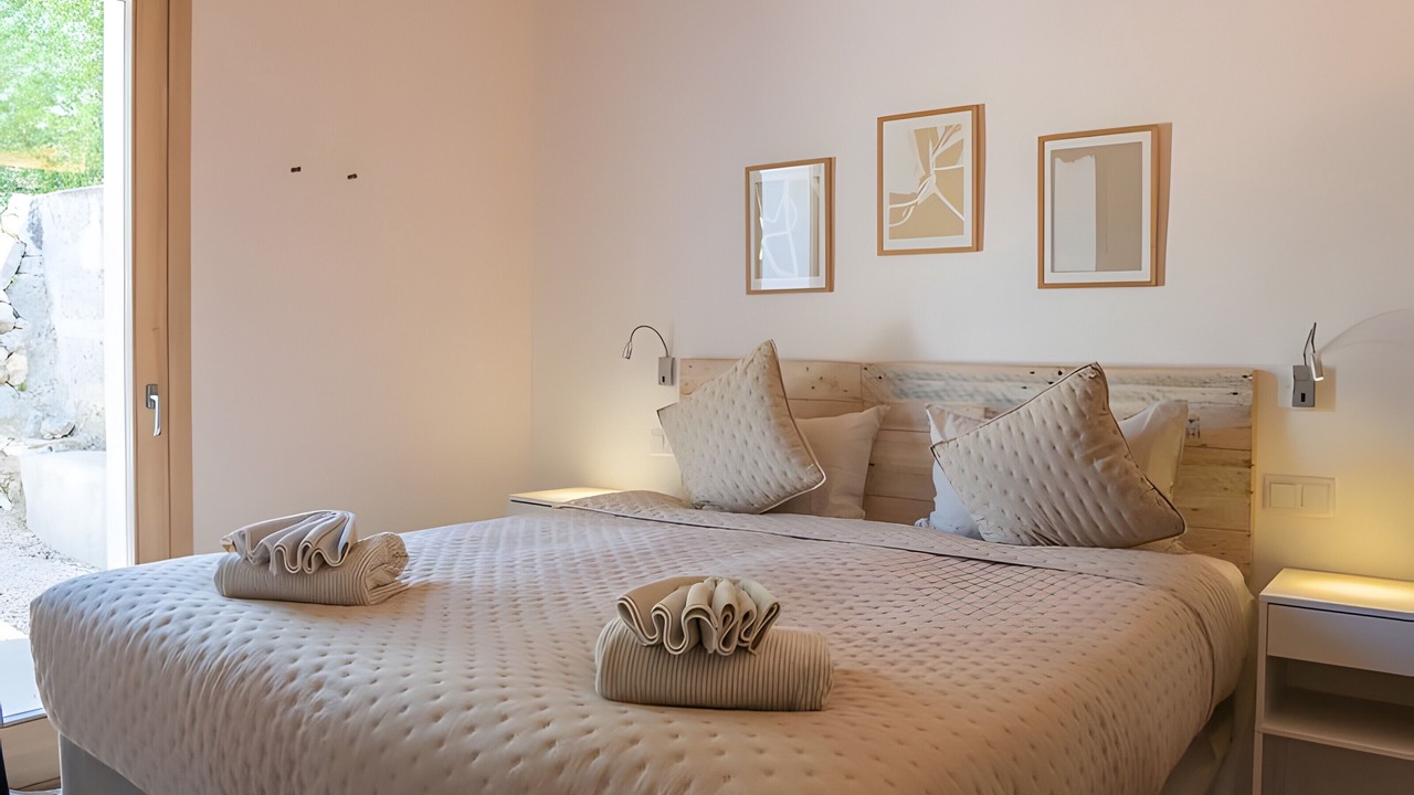 Photo of Bedroom in Establiments