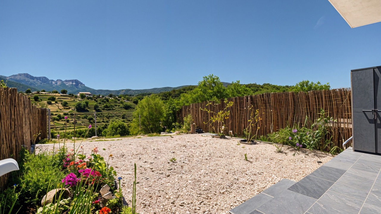 Photo of Outdoor in Empedrola