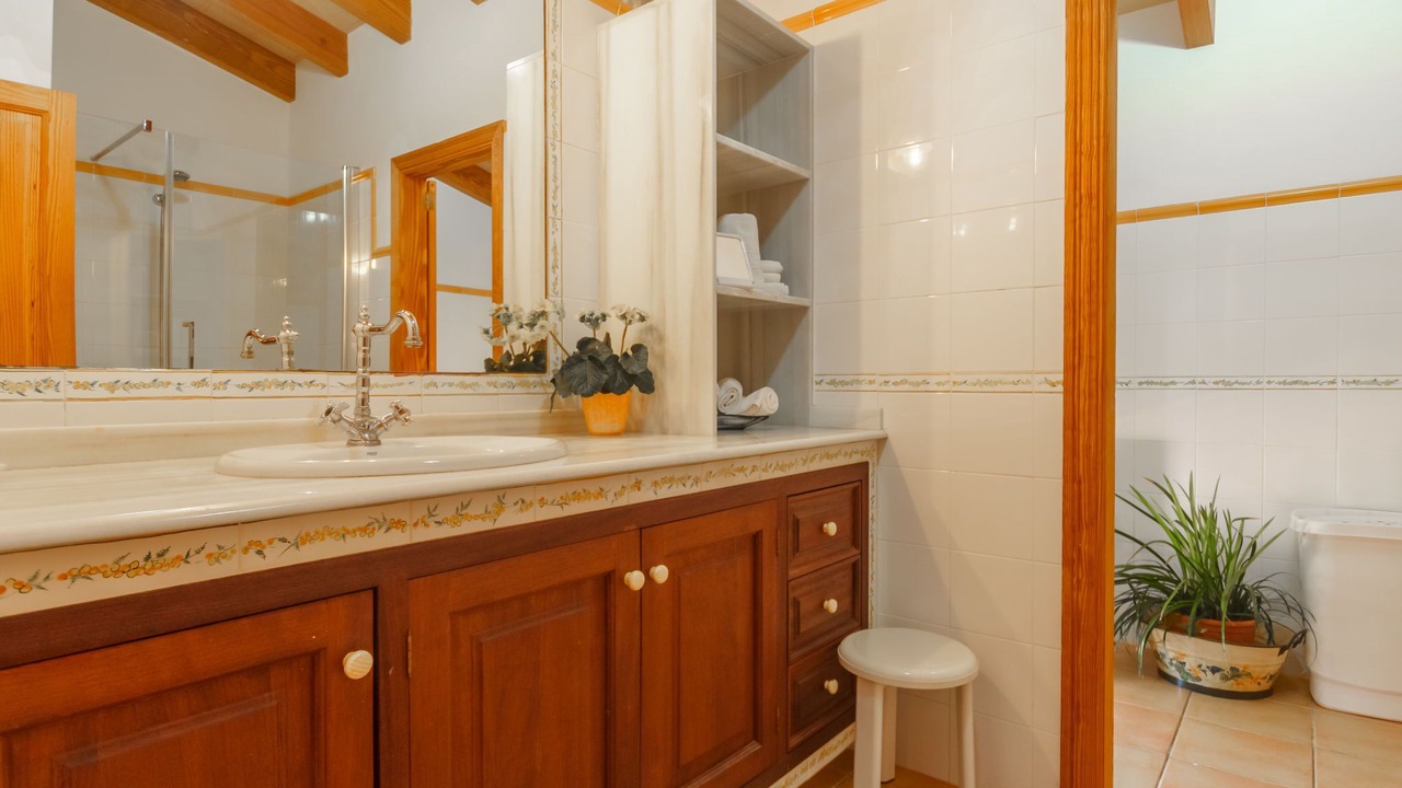 Photo of Bedroom in Biniamar