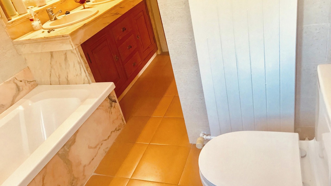 Photo of Bathroom in Urbanitzacio Gotmar