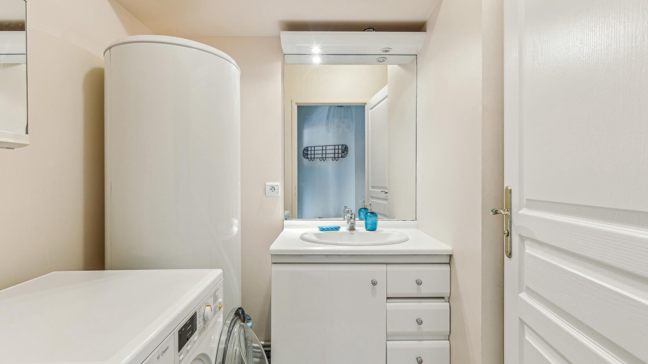 Photo of Bathroom in Saint-Lambert