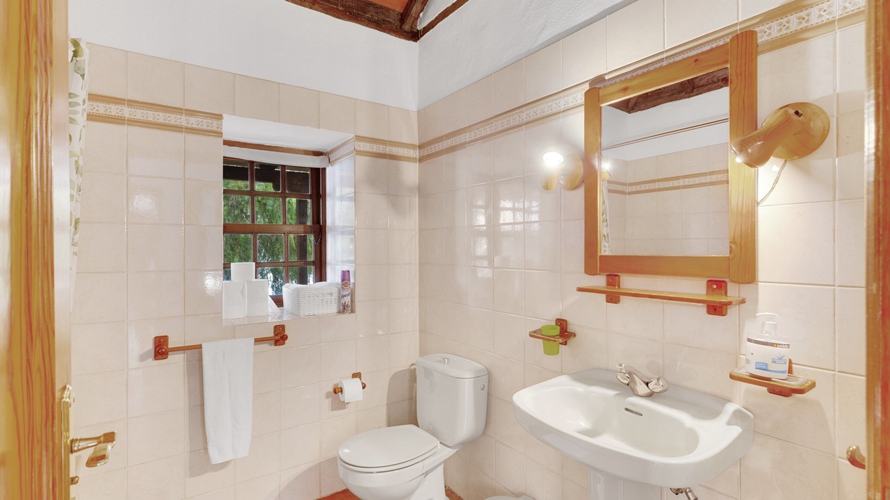 Photo of Bathroom in Tijarafe