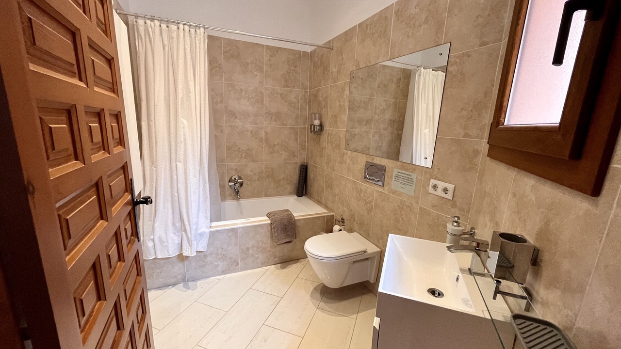 Photo of Bathroom in Turre