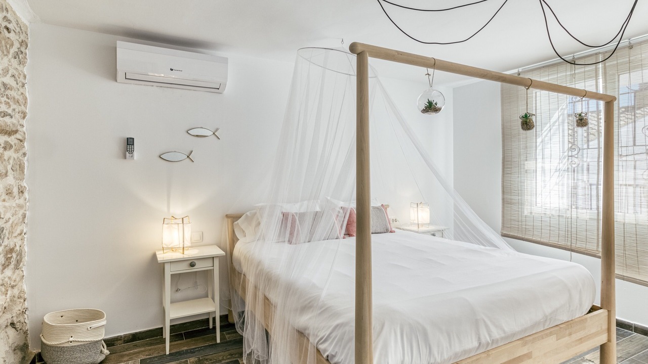 Photo of Bedroom in Llanca