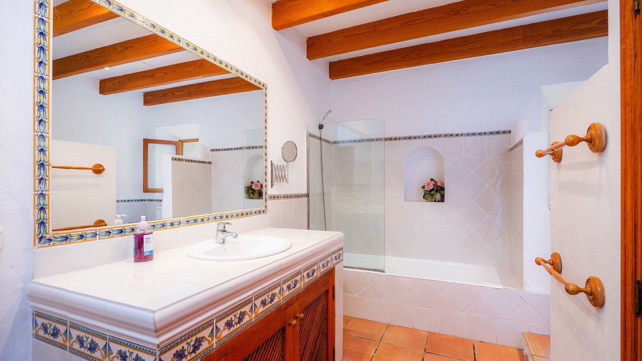 Photo of Bathroom in Biniaraix