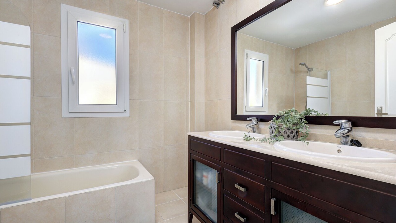 Photo of Bathroom in New Golden Mile