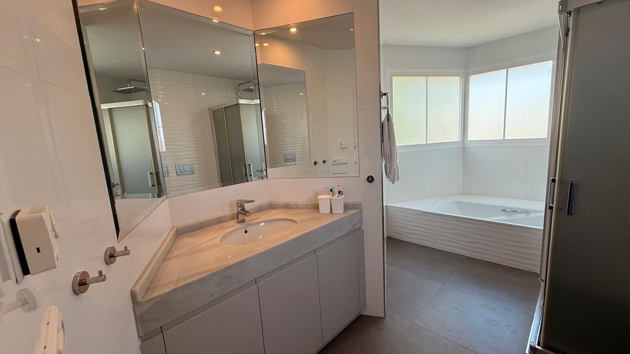 Photo of Bathroom in Elviria