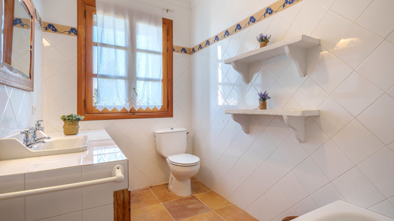 Photo of Bathroom in Es Llombards