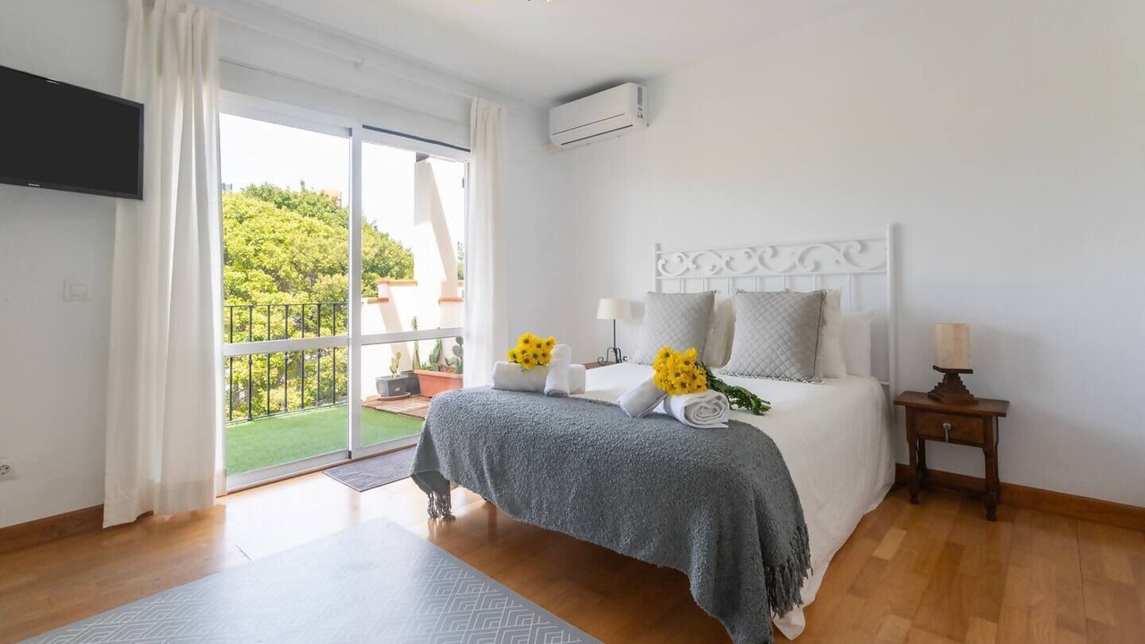 Photo of Bedroom in New Golden Mile