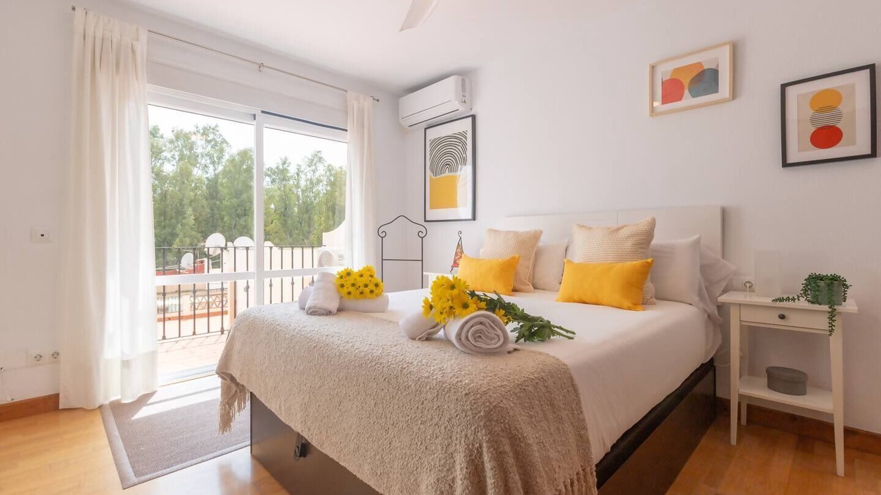 Photo of Bedroom in New Golden Mile