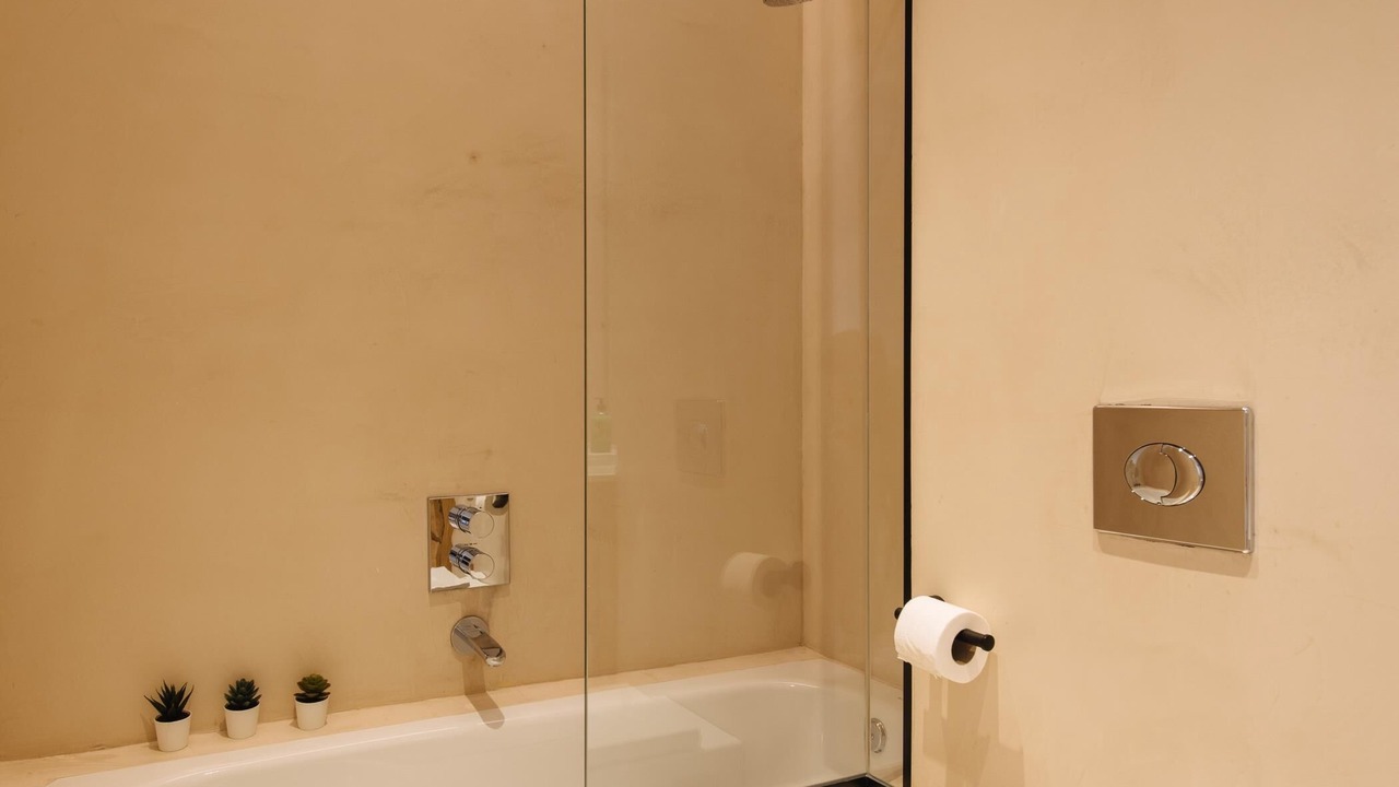 Photo of Bathroom in Feria