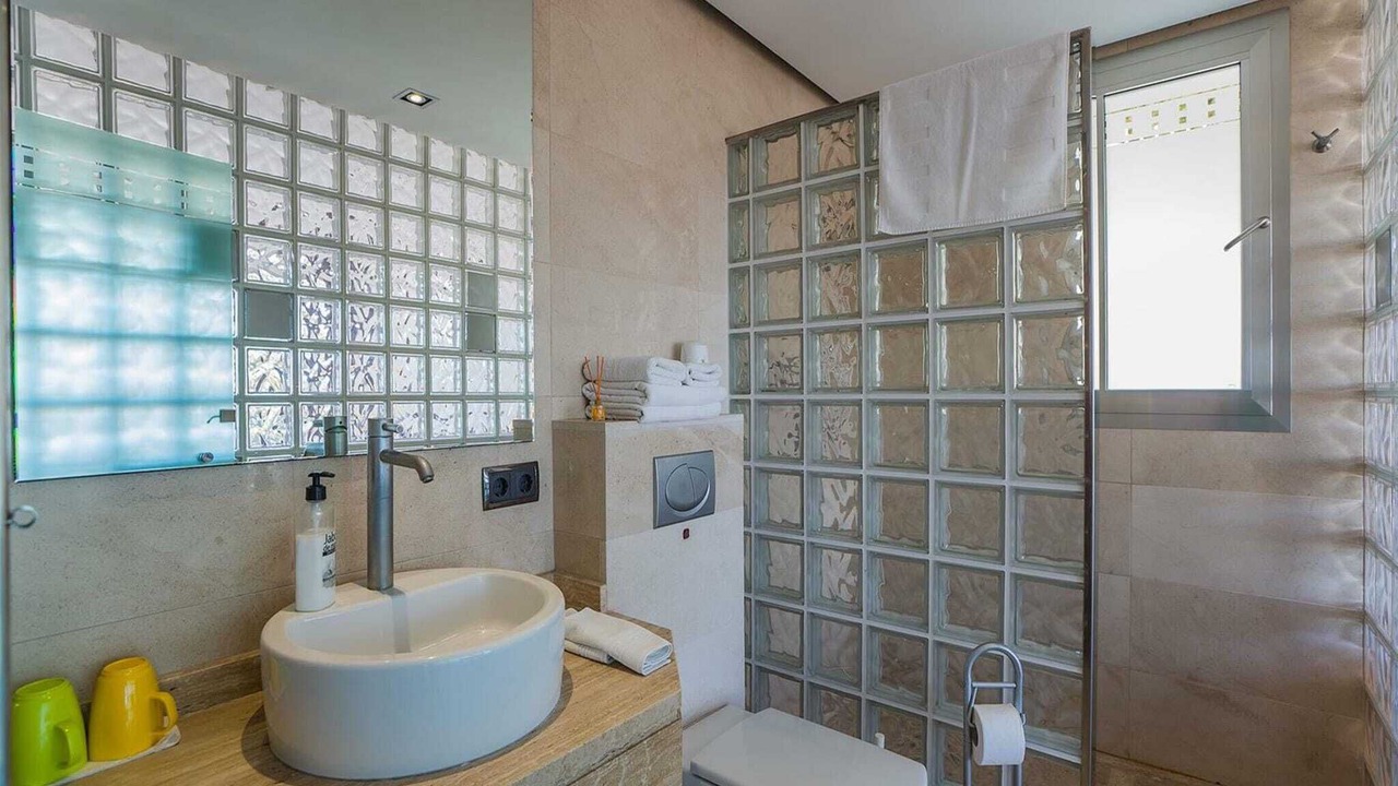 Photo of Bathroom in Alcanada