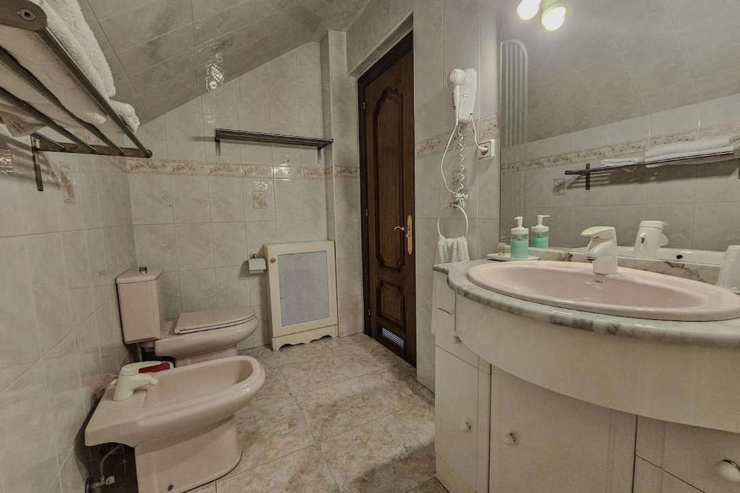 Photo of Bathroom in Quintueles
