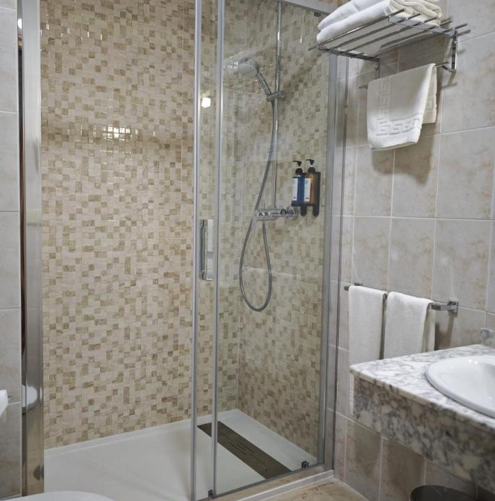 Photo of Bathroom in Villares de la Reina