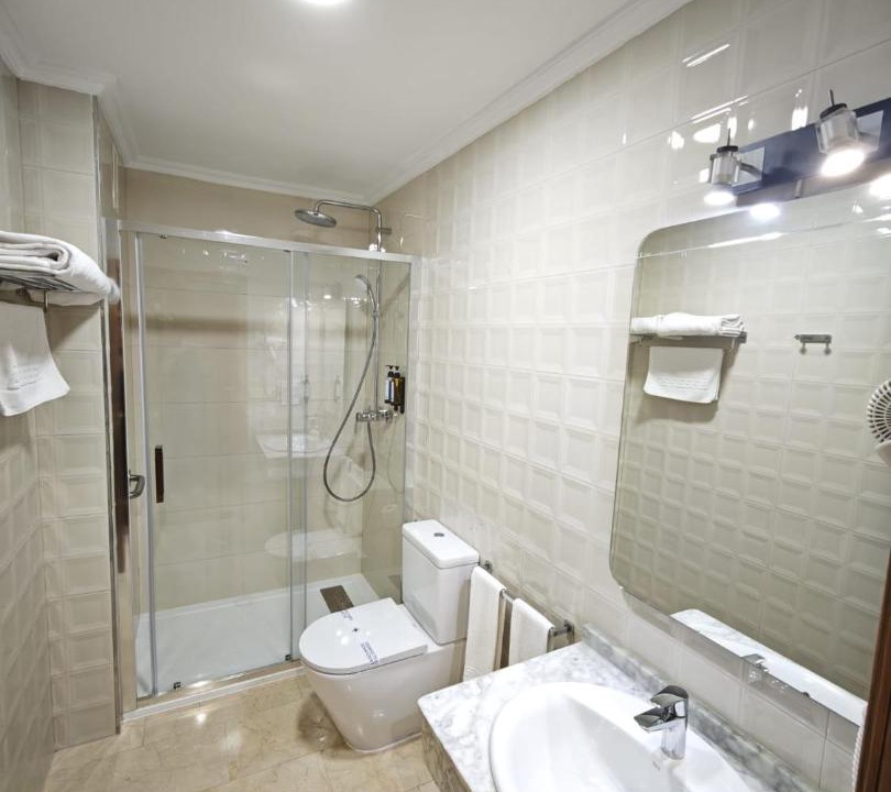 Photo of Bathroom in Villares de la Reina