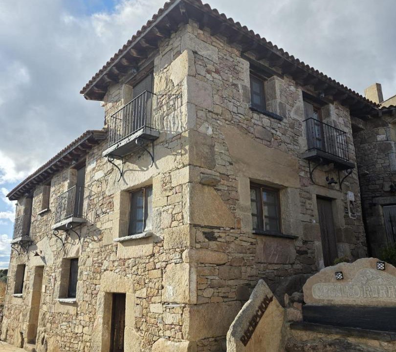 Photo of Buildings in Bermellar