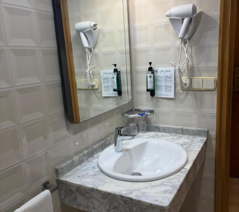 Photo of Bathroom in Villares de la Reina