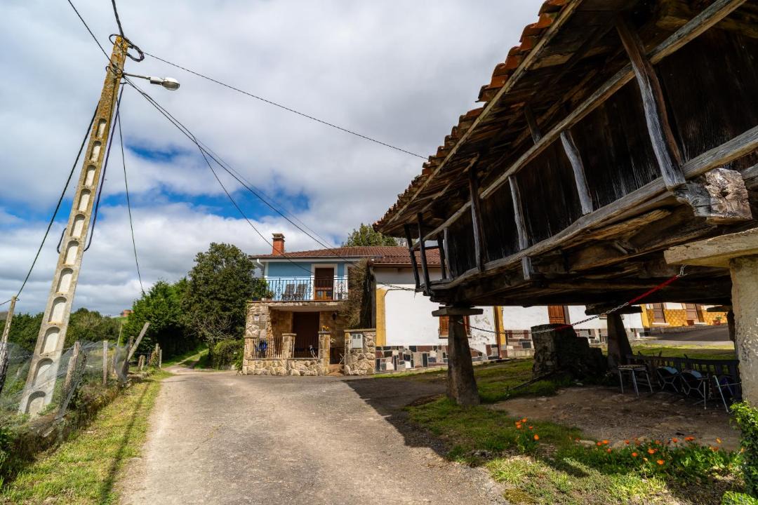 Photo of Others in Ferrera