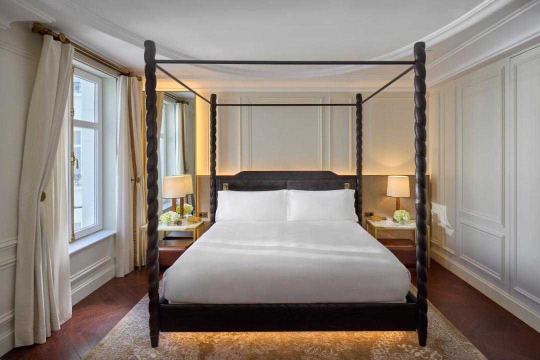 Photo of Bedroom in Golden Triangle of Art