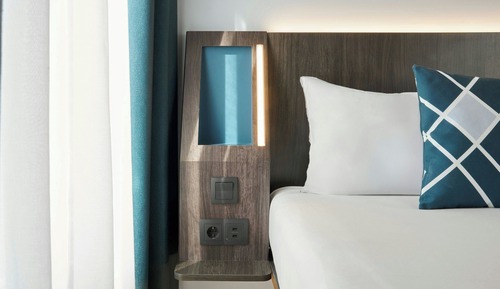 Standard Room, 1 Queen Bed