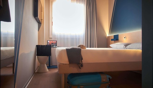 Standard Room (double bed and extra bed)