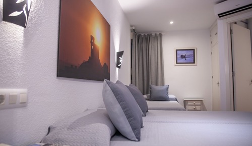 Standard Triple Room, Private Bathroom