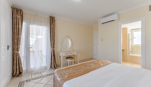 Superior Suite, 2 Bedrooms, Jetted Tub