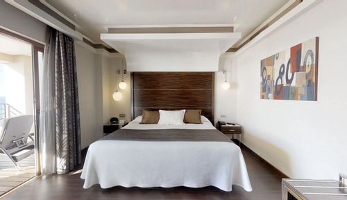 Deluxe Panoramic Sea View for 3 Guests