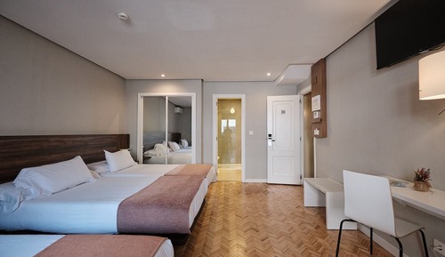 Triple Room