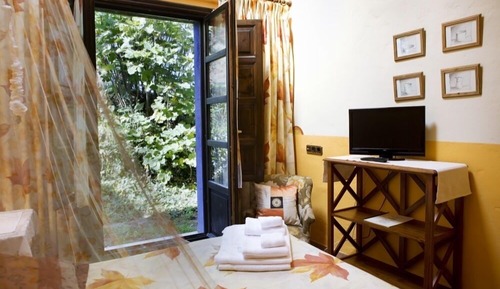 Double Room (Otoño)