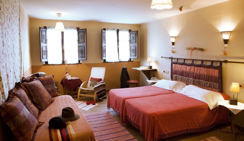 Double Room (Tierra)