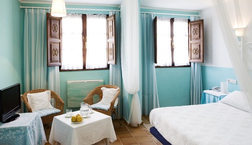 Double Room (Agua)